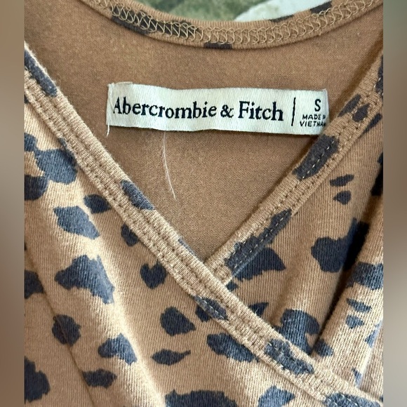 Abercrombie & Fitch Leopard Print Bodysuit - Picture 3 of 6